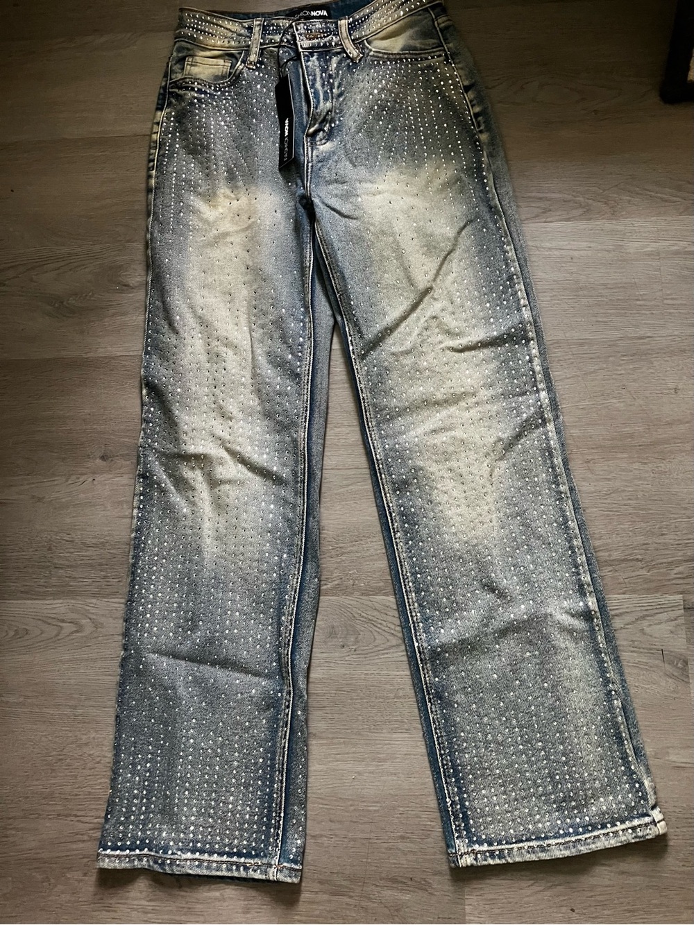 NWT Fashion Nova size 3 women’s Washed Blue Straight Jeans with Silver Studs